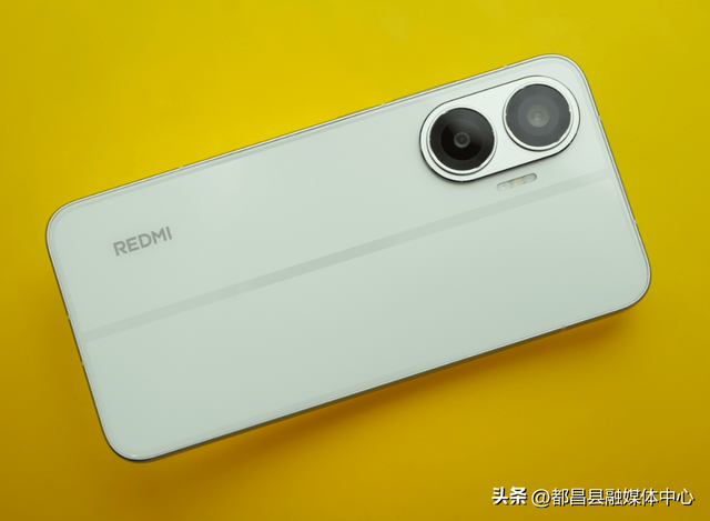 红米放弃武德，骁龙8sGen4+7550mAh+金属中框+护眼屏，低至1461元