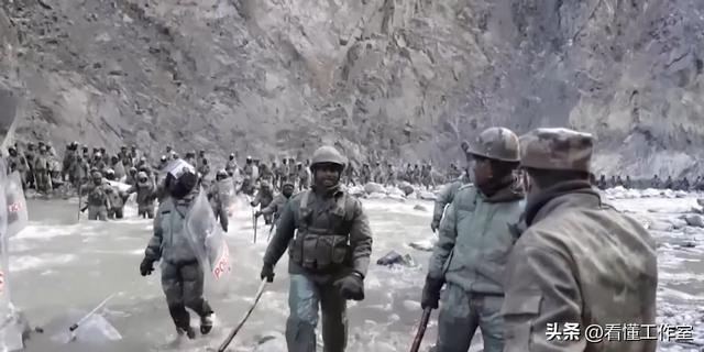 班公湖自驾不只打卡还打印！中方通车秀肌肉，印度就破防了