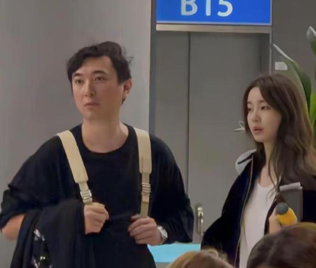 71岁王健林现身新疆，近照骨瘦如柴，王思聪却在国外和女友狂欢