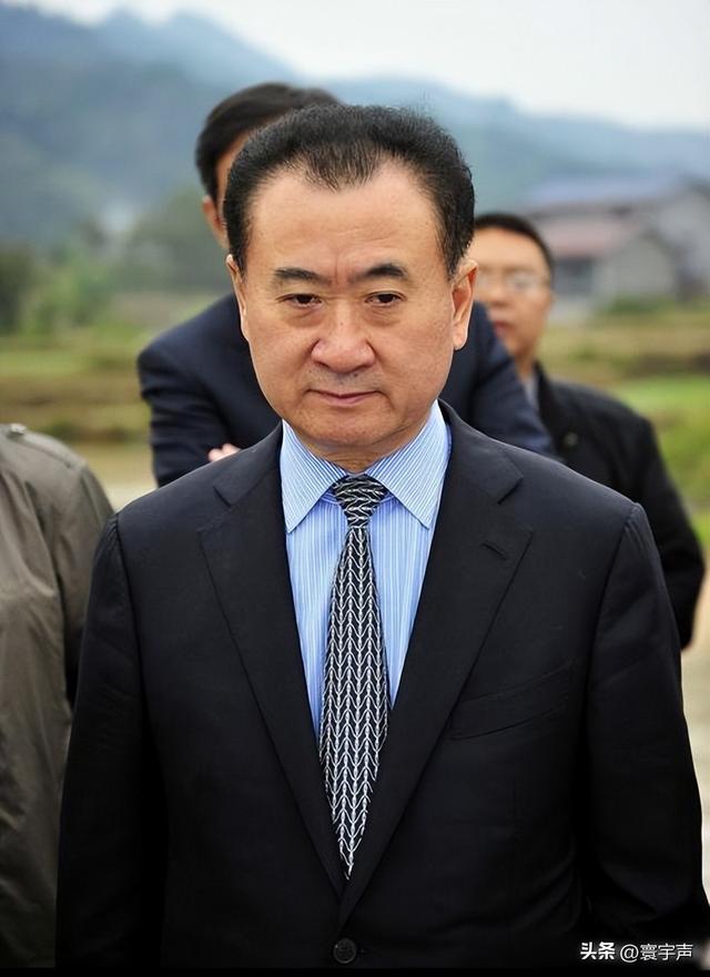 首富到“限高”，王健林和万达站在“悬崖”边上，债务能否摆脱？
