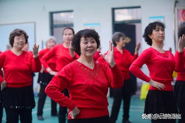 两性关系揭秘：五六十岁女人最渴望的五大需求，男人知道几个？