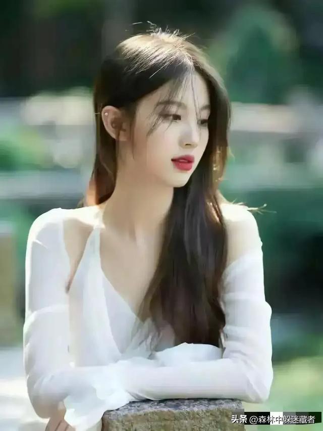 贵州一校花，仙姿玉色172cm身段45kg，美得太犯规，让人移不开眼