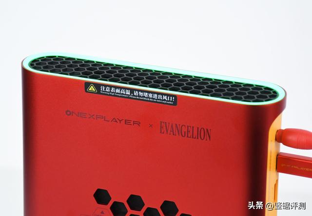国产“便携式”显卡上手简评：搭载AMD 7800M独显，丰富接口设计
