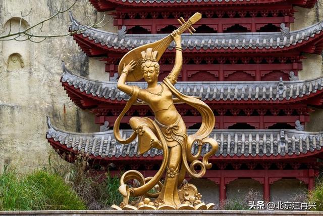 反弹琵琶的传说，并不止于敦煌的莫高窟，还有你我