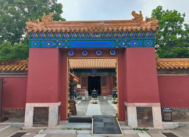 北京秋韵看地坛，网红打卡外有深意，老园子里的时光密码