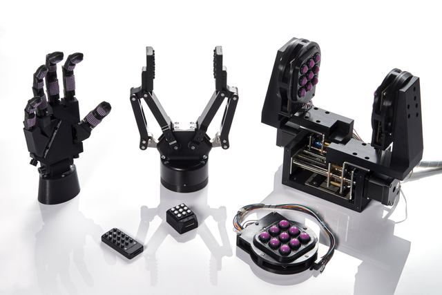 两个大国，疯狂“造人”