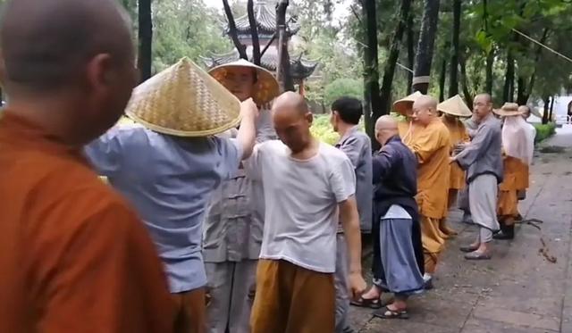 临危受命后直接掀翻释永信式商业，少林寺新住持，到底什么来头？