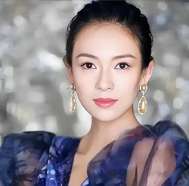 离春节不到两个月，46岁章子怡再次官宣喜讯，撕碎汪峰仅剩的体面