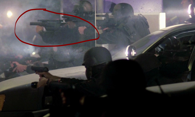 好莱坞的军火库：深度揭秘“机械战警”的武器选用与改装