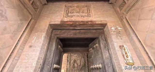 汉服古韵迎佳节 别样三八绽芳华——万荣李家大院妇女节人气火爆