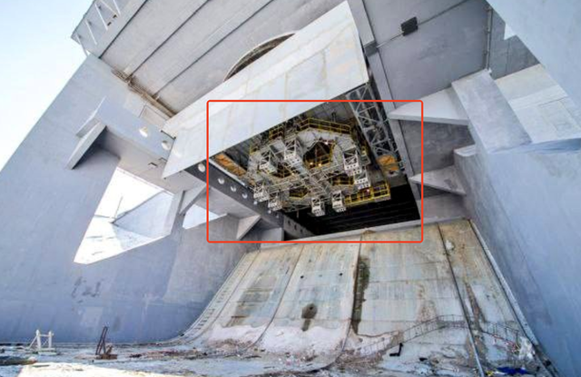 火箭刚上天，发射台突然塌了！俄罗斯载人航天发射能力确定被废