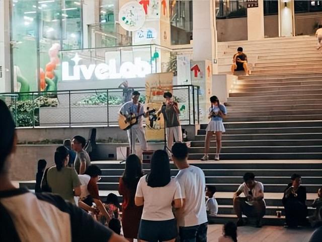 人文经济•活力高新 | 想给生活加点料，那就把自己扔进这个街区