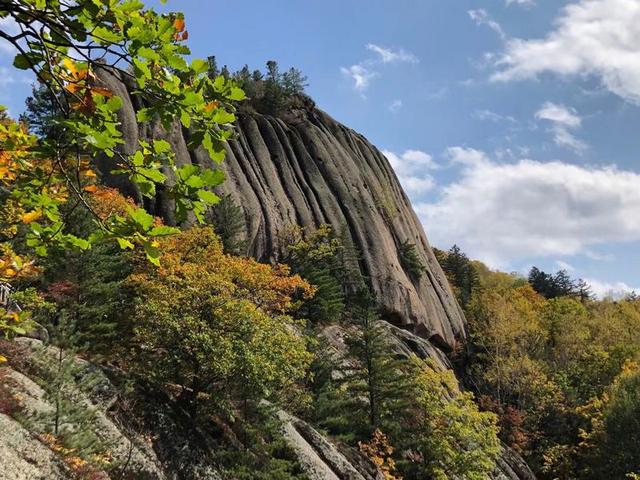 秋之彩色吉林| 安图红叶漫山染，田园风光入画来