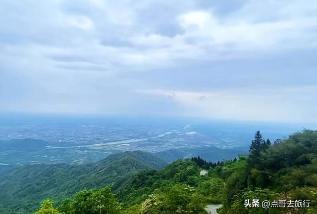 成都都江堰钻石徒步线路，都不要门票，360度观景台，让人惊叹！