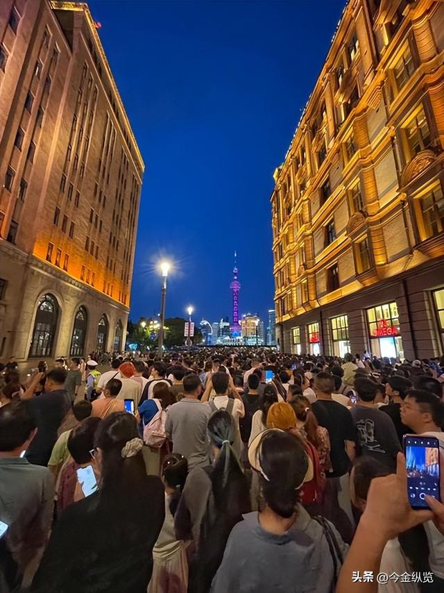 上海头部街区：LV大船只是引爆点，南京西路东段如何越折腾越精彩