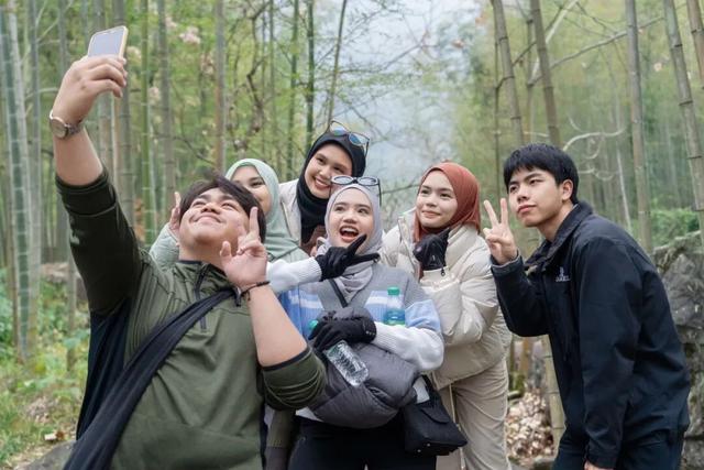 研学、健身、登山、赏景…周末的明月山也太热闹了！