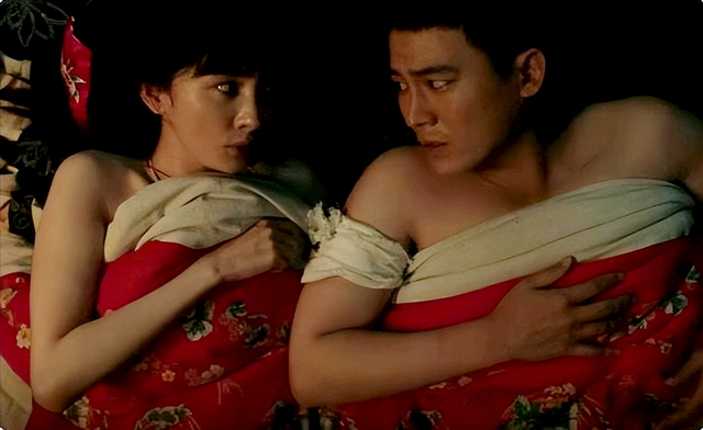看完《红高粱》，再看《生万物》，我想说：没有对比就没有伤害