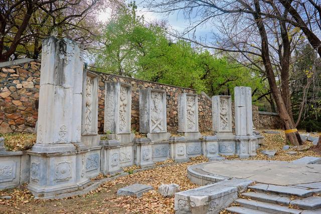 北京圆明园秋色，金风拂残垣，静品岁月，赴一场秋韵时空之约