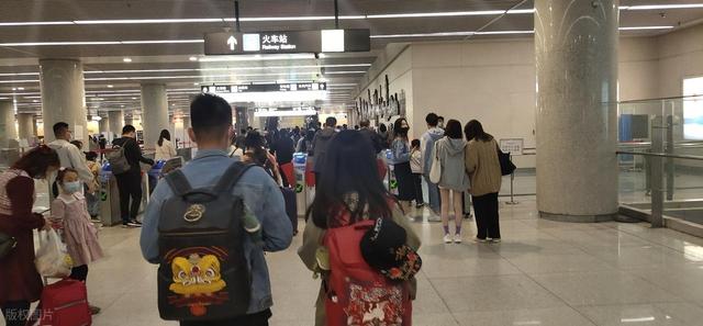 清明"黄金周"收官：出行半径超800公里，数据背后藏着什么信号