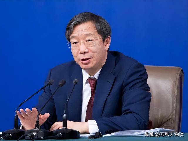 中央重磅文件！国家踩刹车，未来10年财政格局要变天，什么信号？