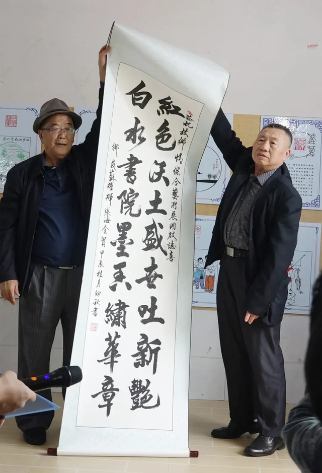 国庆节当天，南充嘉陵这条山沟逆天成了一帮文人墨客“打卡地”！