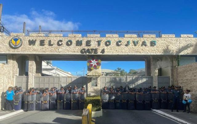 菲律宾向国际刑事法院服软	，禁毒战核心人物德拉罗萨将被移交