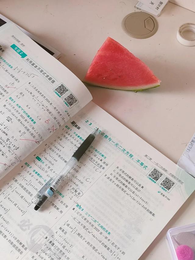 8月，「渴望自由，像治不好的病」（上）