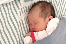 破防！刚出生的婴儿，竟然能认识妈妈，令人暖心图片