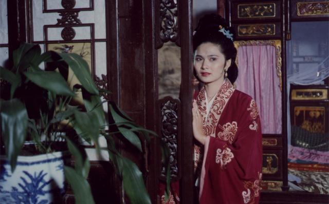 80年代家喻户晓的女演员，嫁给军委副主席儿子，离婚后混得如何？