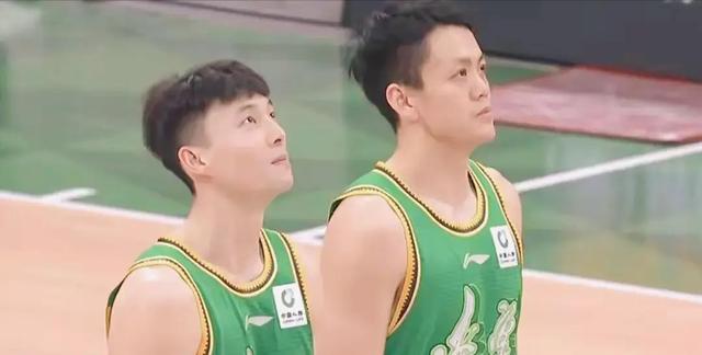 随着北京16分大胜，辽宁险胜，新疆爆冷，CBA排名出炉：北京升1