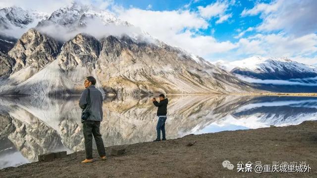 然乌湖,多彩善变的眼眸,今天带你看看难得一见的“镜面然乌”