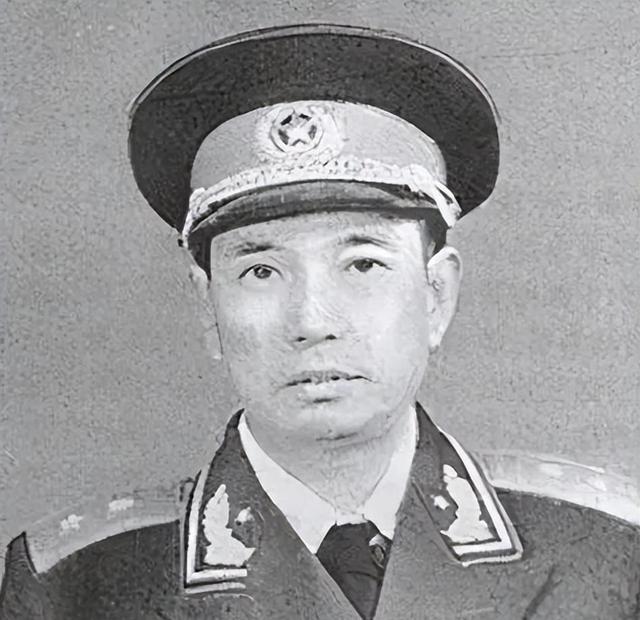 1971年，开国中将无故失踪7年，再出现时竟身处老鼠横行的地牢中