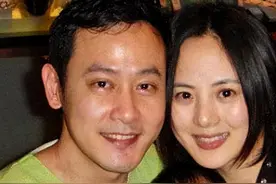 她为爱退圈做家庭妇女，却难逃七年之痒离婚，45岁为儿子仍单身图片
