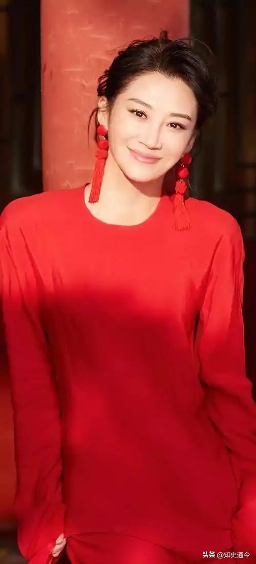 她一生“风流成性，老少通吃”，撩汉无数，为何至今56岁还是单身