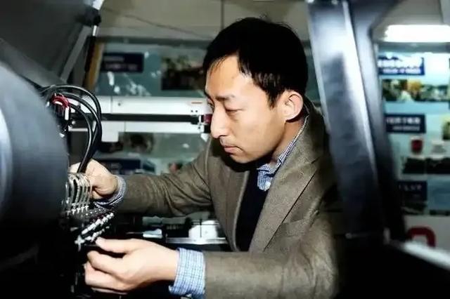 中国现代十大传奇人物
