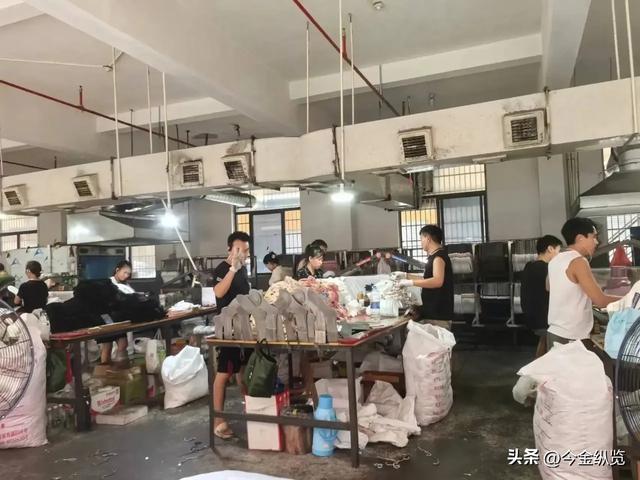 广东“厂二代”接棒，老爸管车间他玩AI，传统工厂轻松月入千万