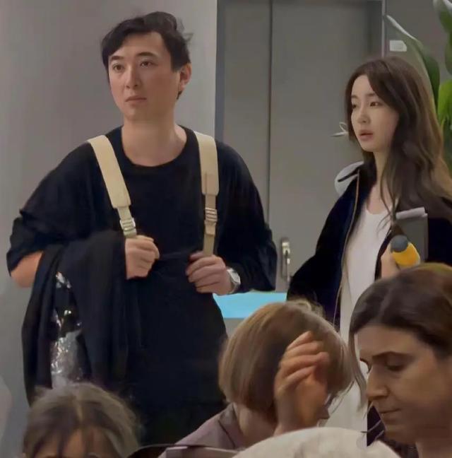 王思聪新女友被曝光！身材比懒懒还辣	，亲自帮拎包正在“甜蜜期”