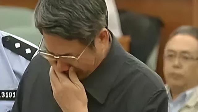 这个陈副主任，真是禽兽父亲 ！