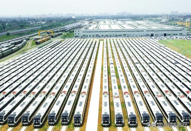 成都还开通这样的地铁线，真佩服！难怪旅游的人都往这里跑！