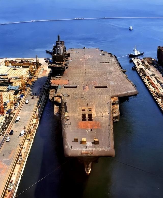 美媒曾公开全球最差的7航母：辽宁舰上榜，福建舰和山东舰呢？