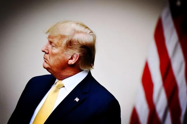 美军连夜通告全球	，特朗普想通了：对中国不能来硬的，要上点手段