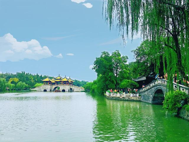 跟着男朋友到了扬州生活了一年了，说实话，我羡慕扬州的生活