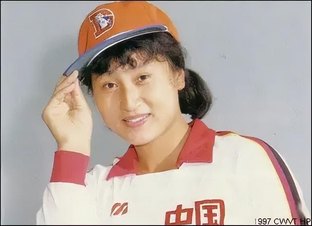 郎平做梦也没想到，曾获五连冠女排队长杨锡兰，如今在瑞士当保安
