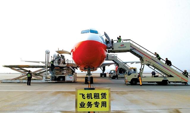 你以为航空公司靠机票赚钱？其实机票只是零头，真正的暴利揭晓