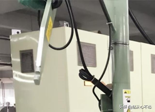 一家七口完美落袋31亿	，卖掉公司后逃到美国，把麻烦留给17万股民