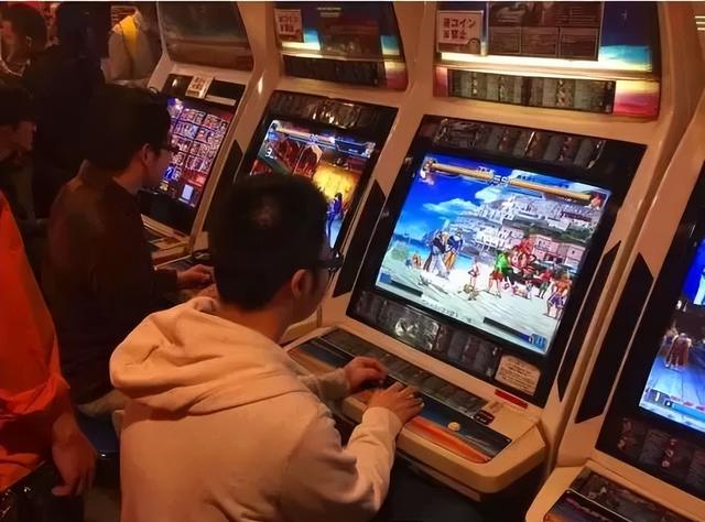 一夜变脸的“游戏天堂”，攻陷中年男人