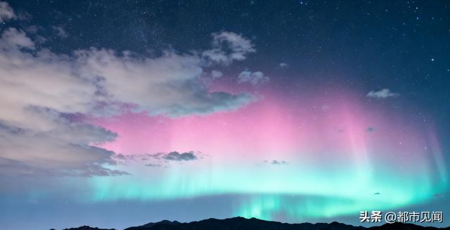 北京北部惊现极光！粉色绿影点亮夜空，跨千公里奇观引全民沸腾