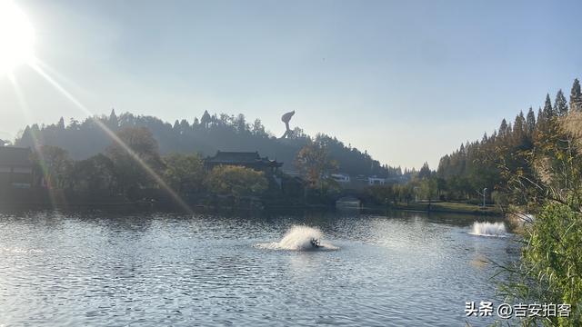 美丽吉安：初冬的井冈山挹翠湖公园风光迷人（摄/王伟）