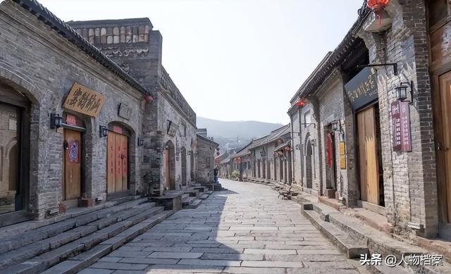 8年烧光50个亿！从人满为患到无人问津，全国古镇为啥批量倒闭？