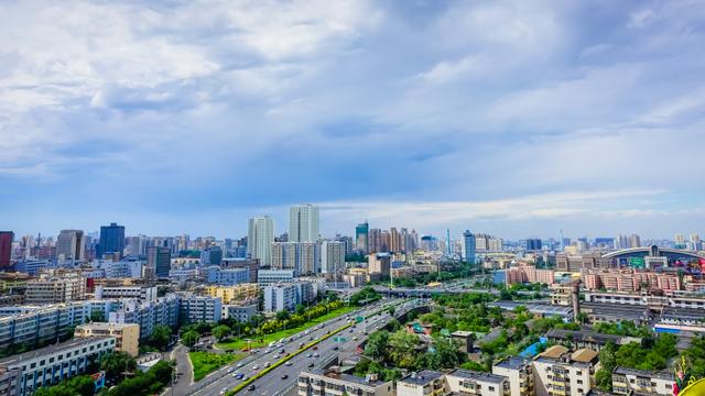 乌鲁木齐中湾街商业街启幕 以文化为核绘首府文旅新图景